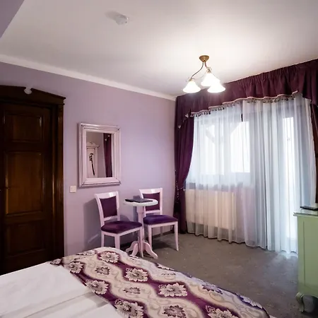Πανσιόν Rosen 4*